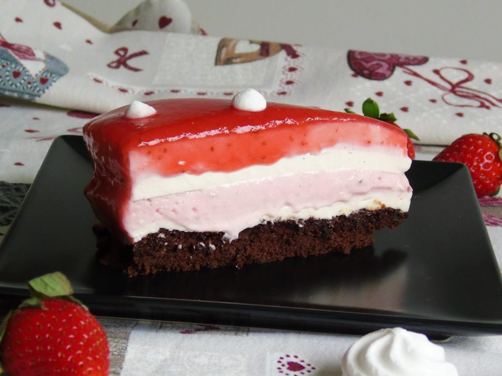 Torta mousse alle fragole